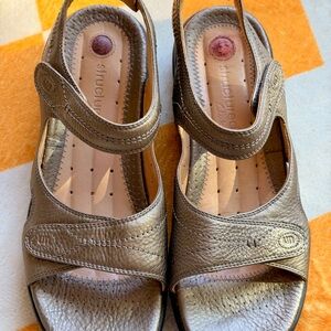 Clarks Gold Leather Comfortable Walking Sandals